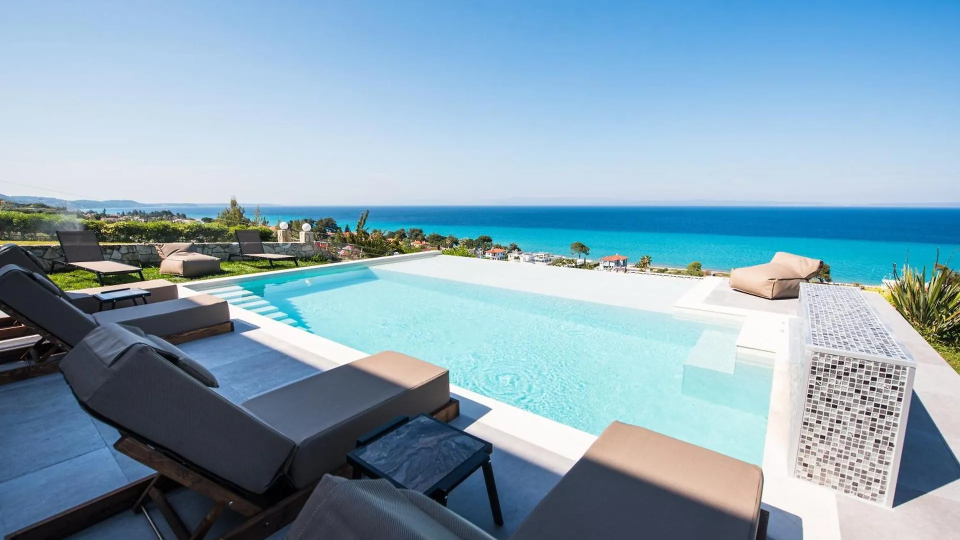 Villa Maria Luxury Hanioti 0*,  Greece
